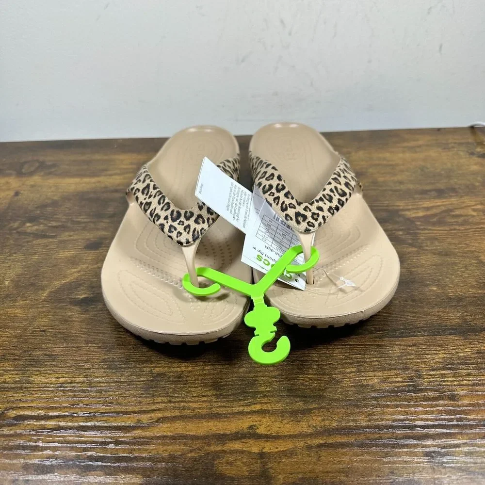 CROCS Leopard Print Beige Flip Sandals. NWOT